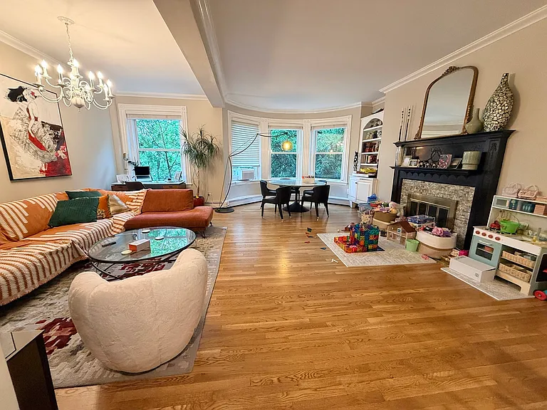 1083 Beacon St #3 — Photo 3