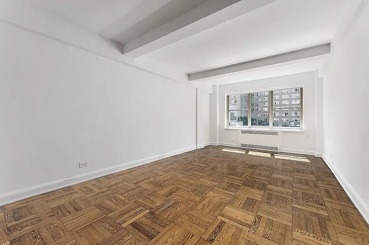 300 East 57th Street — Photo 2