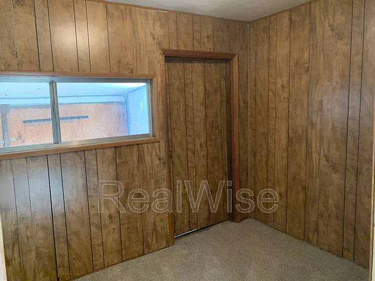 860 Glendale Ave — Photo 18