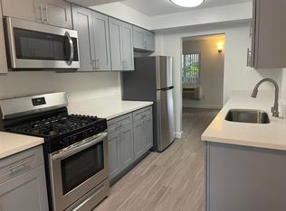 Coast Apartments, Costa Mesa, CA 92626