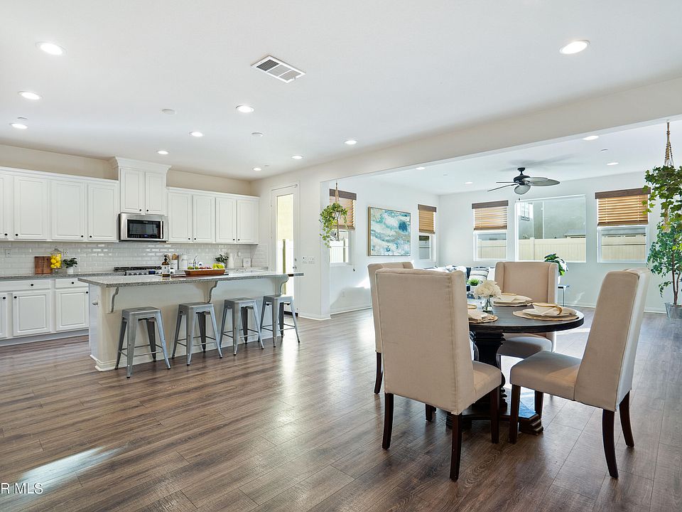 1st image of 17334 Parque Vanowen Way
