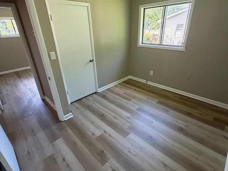 2266 Shade Ave — Photo 6