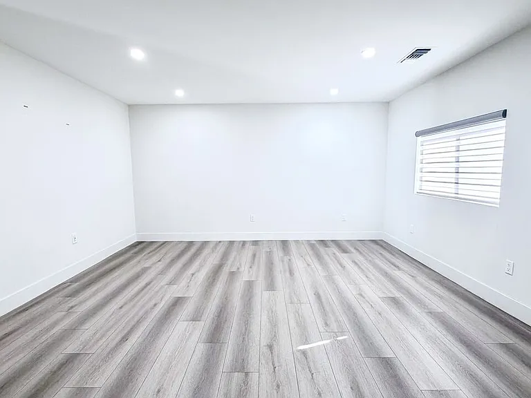 11836 Rialto St — Photo 4