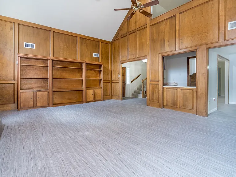 8330 Silver Shadows Ln — Photo 4