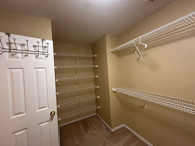 404 Treybrooke Dr — Photo 53