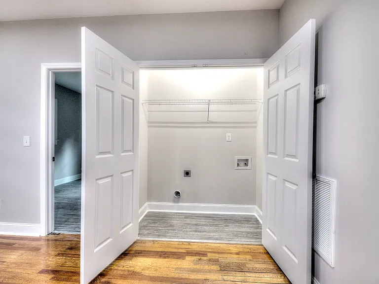 308 Douglas St — Photo 17