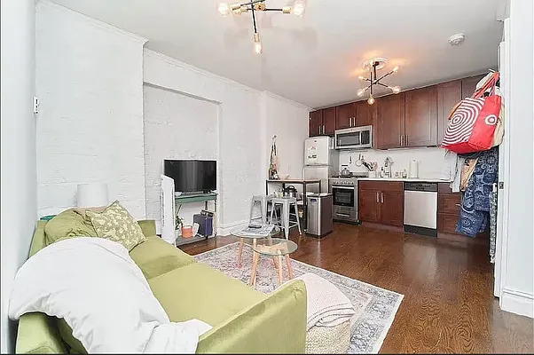 Rented by REAL New York | media 11