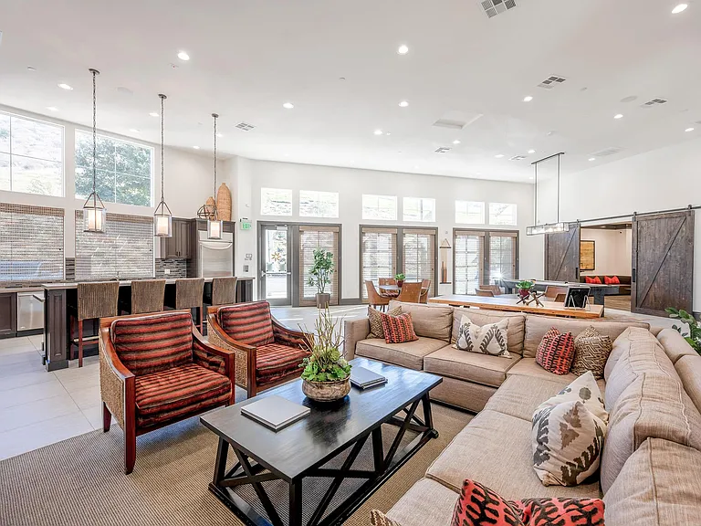 Sendero Gateway Apartment Homes — Photo 3