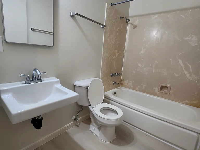 16445 Kent Ave #G — Photo 23