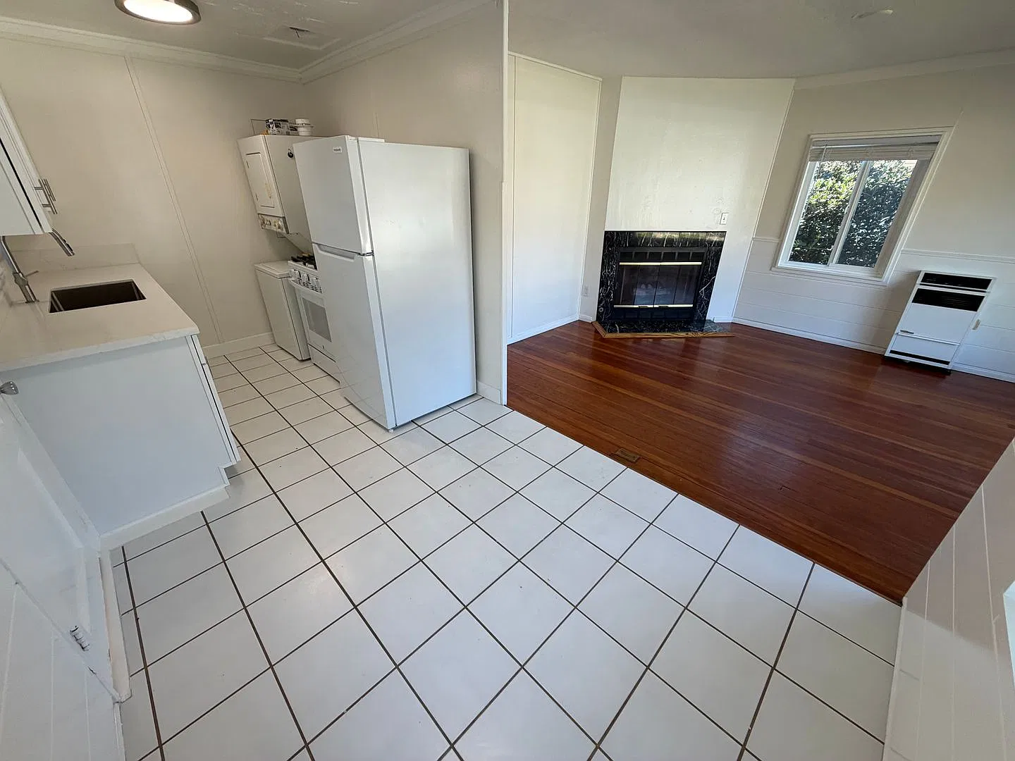 2BR/1BA Home in South Ocean Beach - New Kitchen Remodel, Laundry In-Unit — Photo 4
