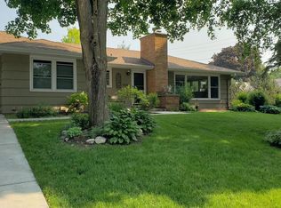 12000 James Rd, Minnetonka, MN 55343