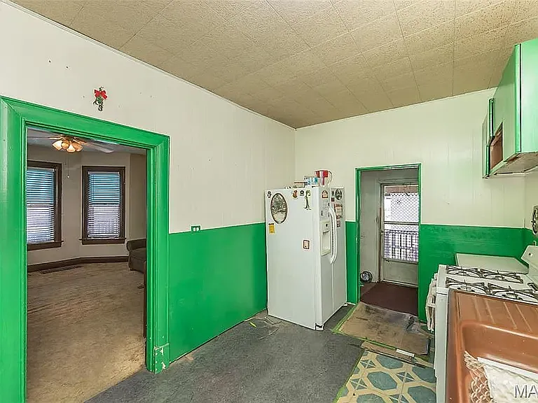 1911 Benton St — Photo 5