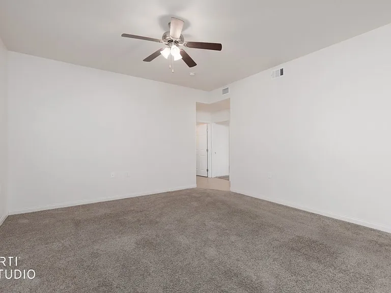 400 Hillside Dr #U — Photo 5