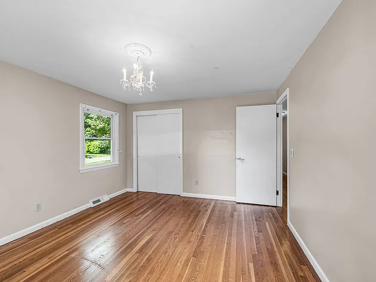 141 Cedar Rd — Photo 38