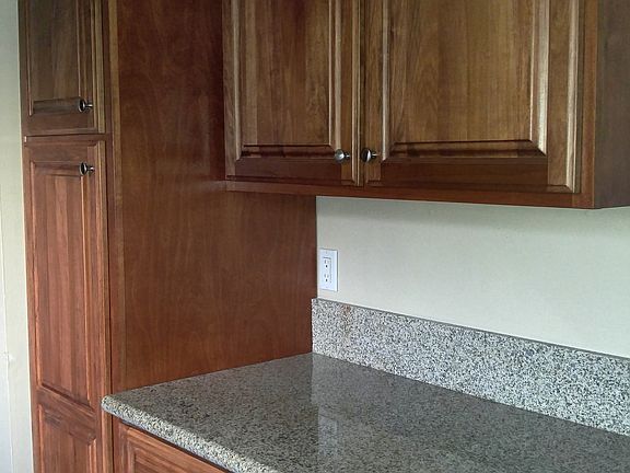 New Kitchen Cabinets and Granite Counters