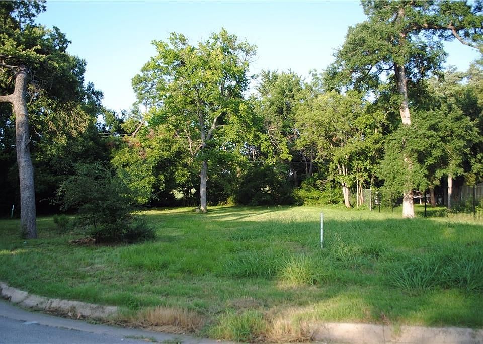 1st image of 1003 Coke Dr