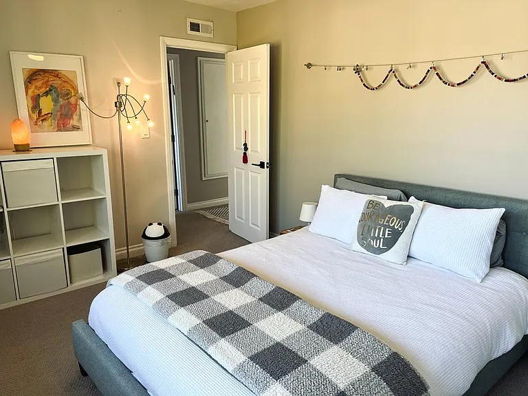 2nd Bedroom Queen Bed