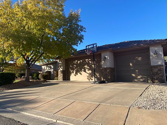 5th image of 689 E Sonoran Dr
