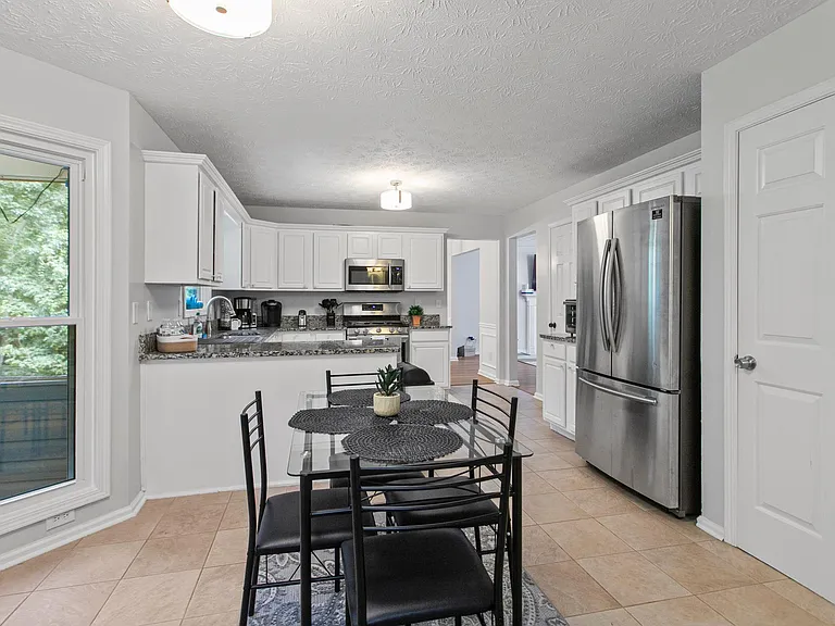 729 Sunny Field Ln — Photo 18