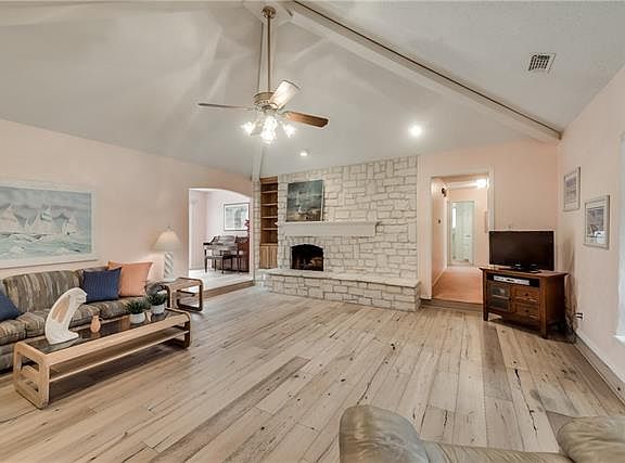 4th image of 116 Greenbriar Ln