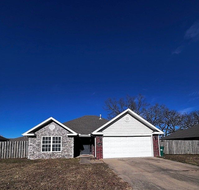 1st image of 1220 Shiraz Dr