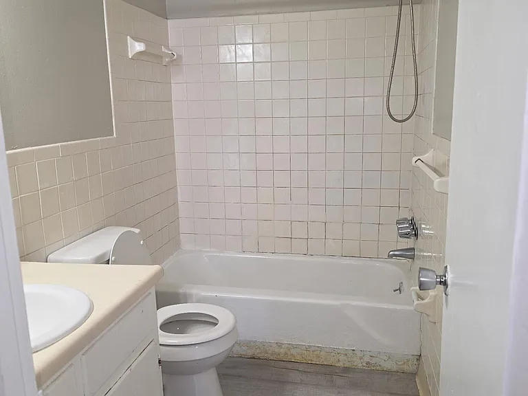 716 Townside Rd SW #7 — Photo 5