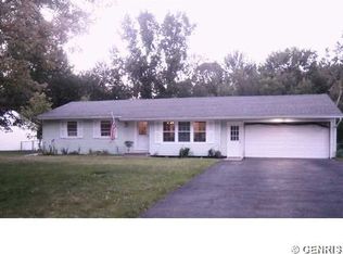 36 Sand Pebble Dr, Rochester, NY 14624