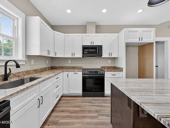 5th image of 6432 Ponderosa Dr