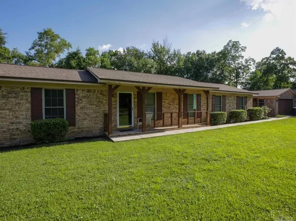 1403 Twilight Dr, Cantonment, FL 32533