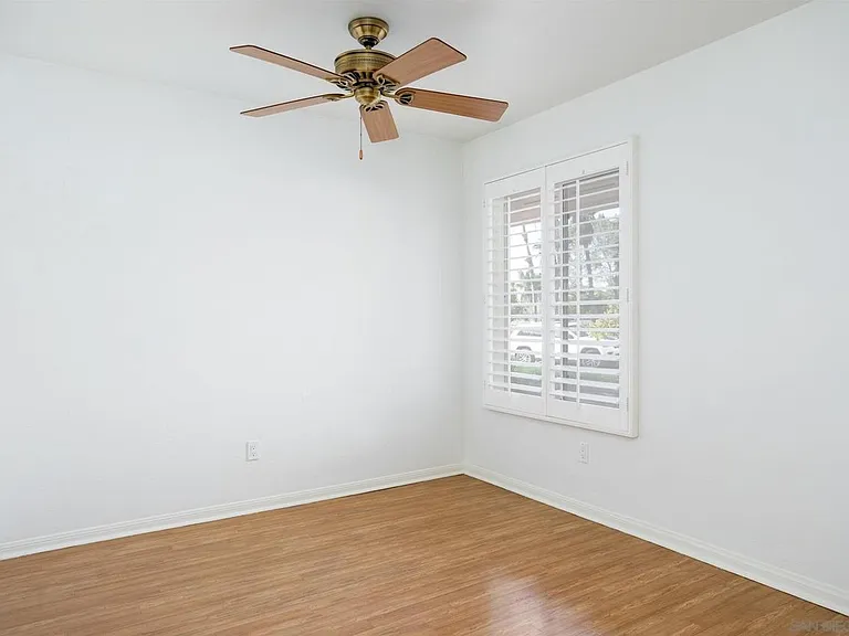7553 Winterwood Ln — Photo 8