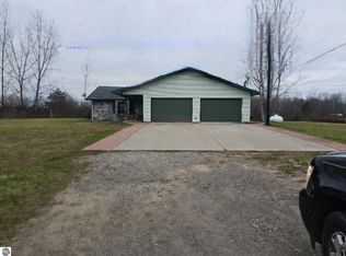 1882 S Swenson Rd, Au Gres, MI 48703