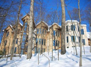 10435 Hunter View Rd, Vienna, VA 22181