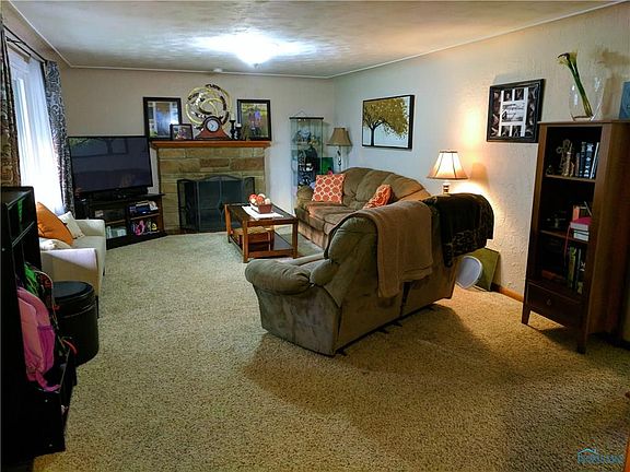 3rd image of 1529 Mayo Dr