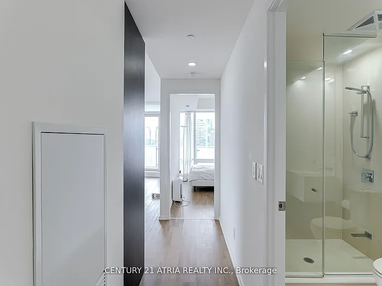 1 Bloor St E #2104 — Photo 12