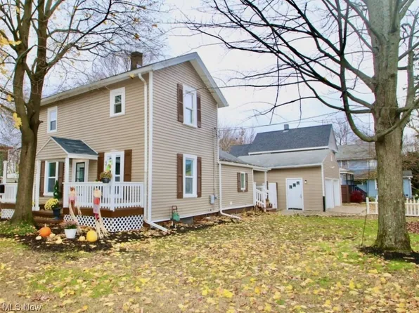 383 Eastwood St, Geneva, OH 44041