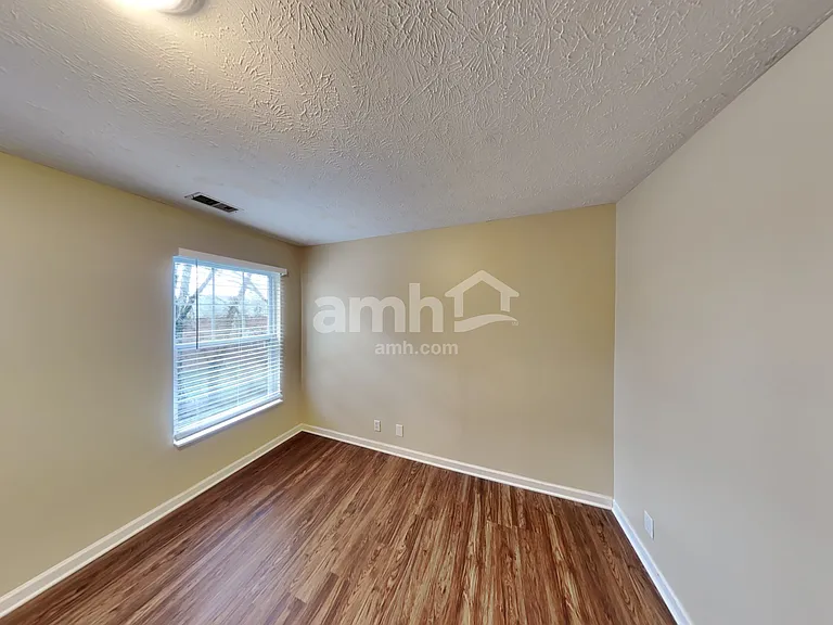 119 Crestwood Ln — Photo 22