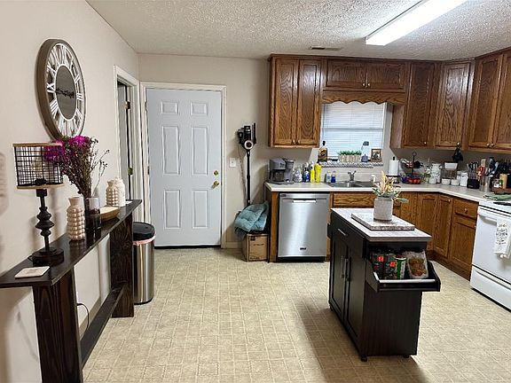 4th image of 2249 S Hardin Ln #3