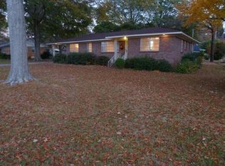 899 Twin Lake Dr, Birmingham, AL 35215