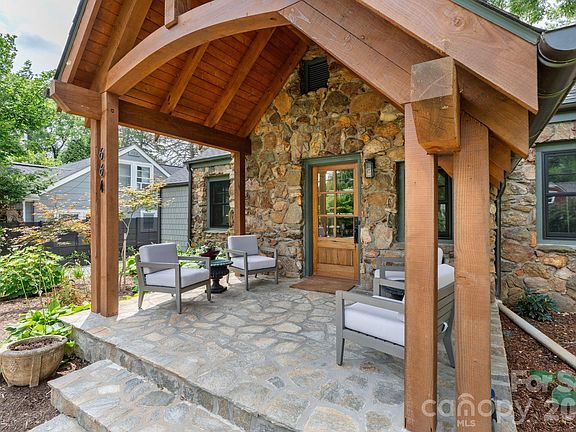 5th image of 664 Lakeshore Dr