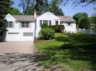 5200 60th St W, Edina, MN 55436