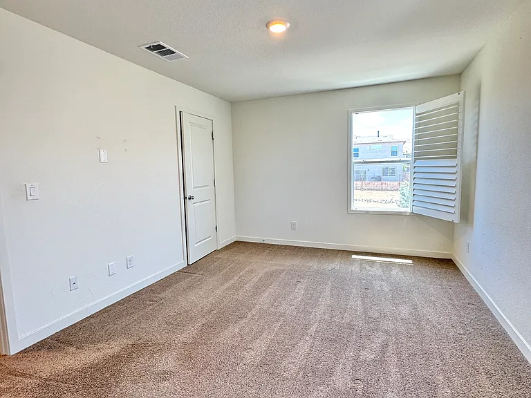 8768 Scenic Sky Dr — Photo 16