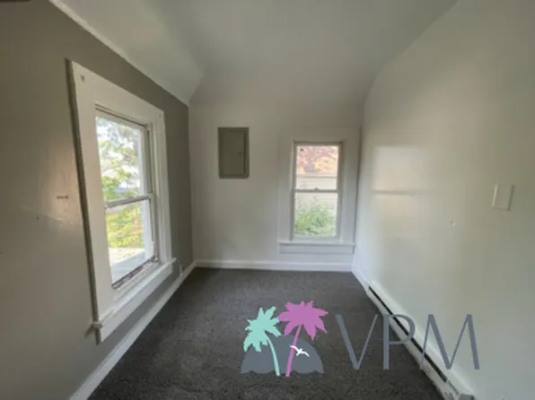 146 W Broadway St, Mishawaka, IN 46545