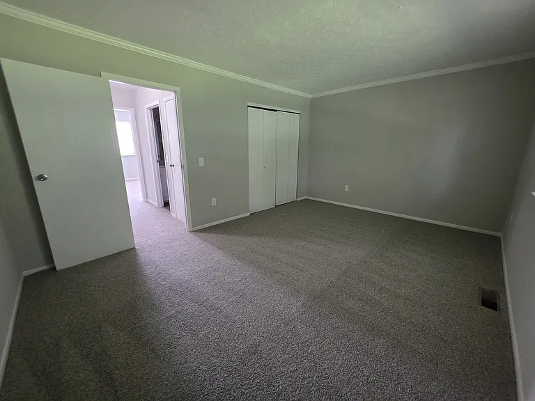 942 S Spring Rd — Photo 13