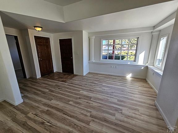 3rd image of 207 S Dugger Ave