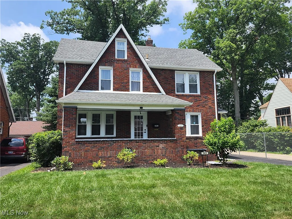 343 Genesee Ave NE photo 1