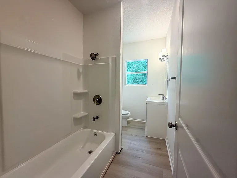 202 N 2nd St — Photo 9