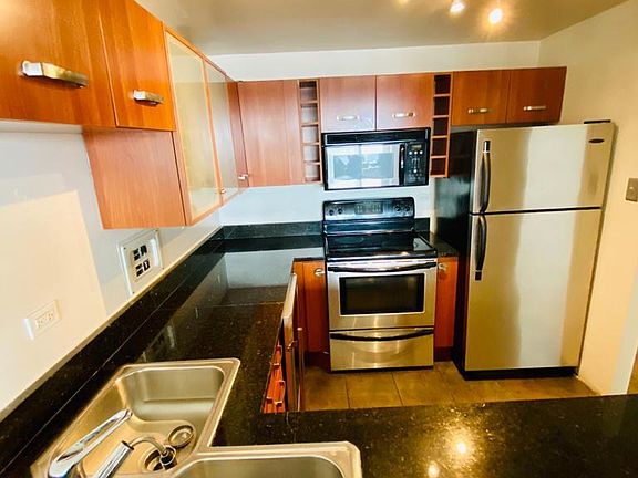 4th image of 7337 S South Shore Dr APT 822