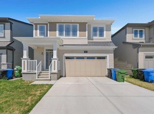 40 S Carringham Gate NW, Calgary, AB T3P 1W1