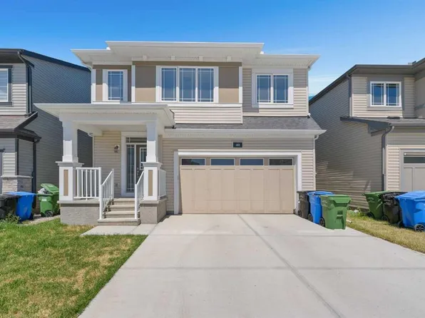 40 S Carringham Gate NW, Calgary, AB T3P 1W1