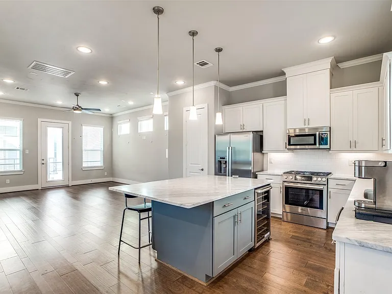 412 W 28th St #B — Photo 21